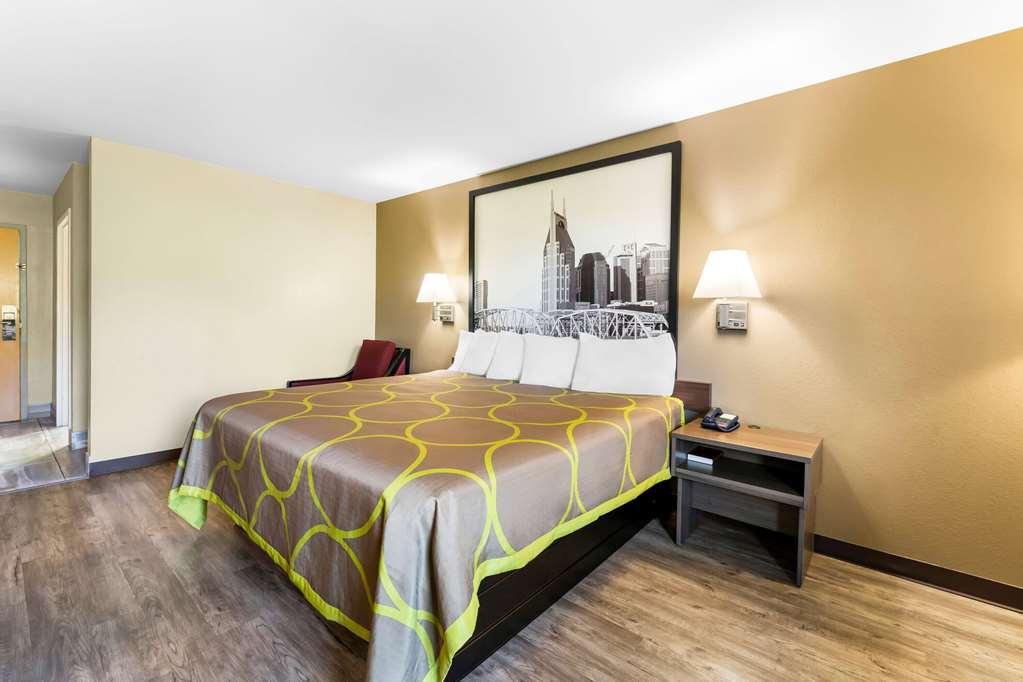 Super 8 By Wyndham Dickson Hotel Room photo