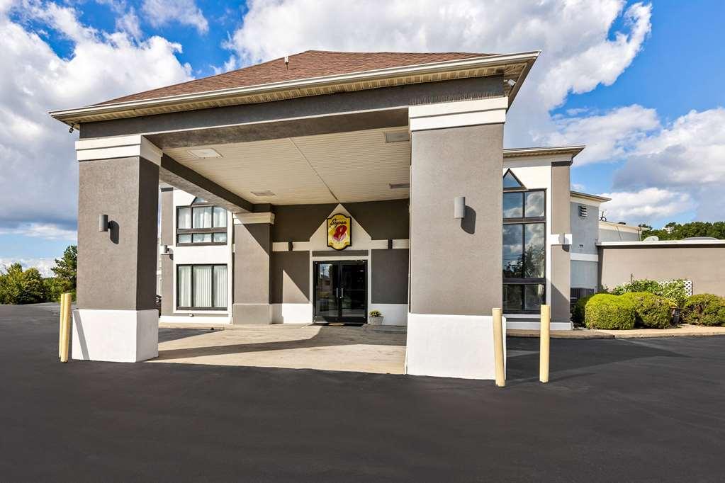 Super 8 By Wyndham Dickson Hotel Exterior photo